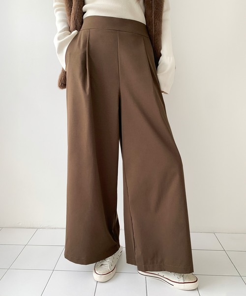 by LEGNA(バイレグナ)の「タック入りイージーフレアパンツ(その他パンツ・レディース・ネイビー/チャコール/ベージュ/ブラック/グレイッシュベージュ/カーキブラウン・L-Regular/M-Regular/L-Long/M-Long)」の8枚目の写真