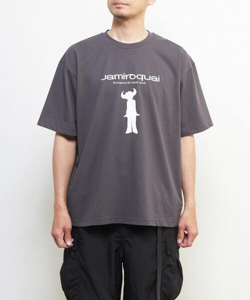 MASTER FRAME(マスターフレーム )の「【MASTER FRAME/マスターフレーム】ジャミロクワイ / エマージェンシーオンプラネットアースTシャツ(Tシャツ/カットソー・メンズ・ホワイト/チャコールグレー・1/3/4/2)」の3枚目の写真