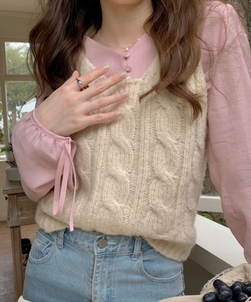 Teem Store(チームストア)の「ケーブルニットビスチェ(ニット/セーター・レディース・グリーン/ピンク/アイボリー・F)」の1枚目の写真