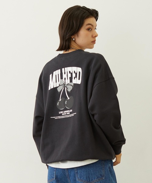 MILKFED.（ミルクフェド）の「RIBBON AND CHERRY SWEAT TOP（スウェット・レディース・ライトブルー/オートミール/チャコール・M/L）」の2枚目の写真