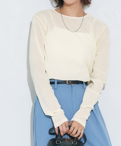 Pierrot(ピエロ)の「柄が選べるクルーネックロングスリーブシアーカットソー(Tシャツ/カットソー・レディース・アイボリー/ブルー系その他/ブラック/ホワイト系その他/シルバー/ブラック系その他2/ホワイト系その他2・L/M)」の2枚目の写真