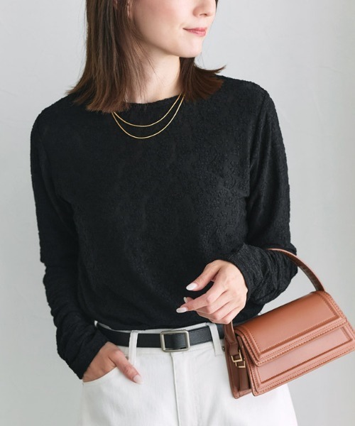 Pierrot(ピエロ)の「柄が選べるクルーネックロングスリーブシアーカットソー(Tシャツ/カットソー・レディース・アイボリー/ブルー系その他/ブラック/ホワイト系その他/シルバー/ブラック系その他2/ホワイト系その他2・L/M)」の4枚目の写真