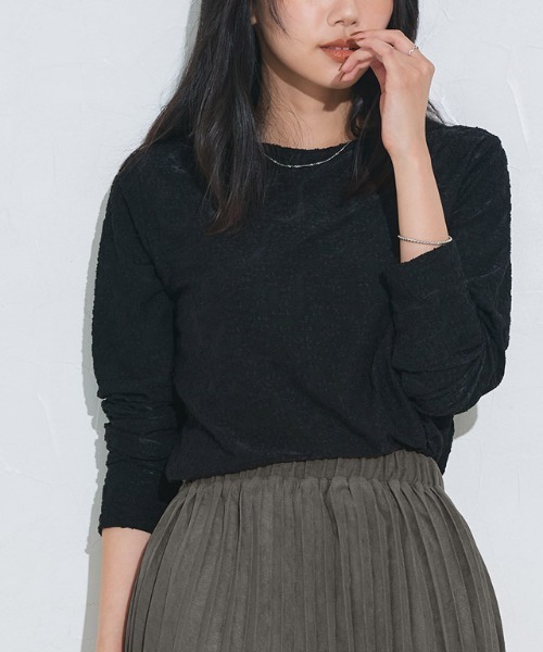 Pierrot(ピエロ)の「柄が選べるクルーネックロングスリーブシアーカットソー(Tシャツ/カットソー・レディース・アイボリー/ブルー系その他/ブラック/ホワイト系その他/シルバー/ブラック系その他2/ホワイト系その他2・L/M)」の20枚目の写真