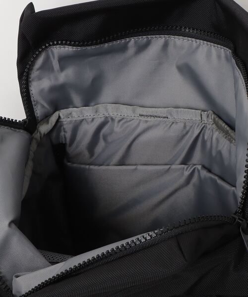 THE NORTH FACE（ザノースフェイス）の「ザ・ノースフェイス / ピレネーバックパック NM82506（バックパック/リュック・メンズ・ブラック・ONE SIZE）」の4枚目の写真