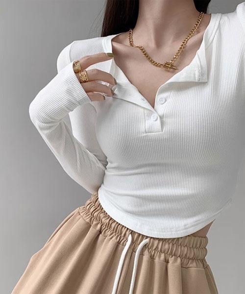 urge:(アージコロン )の「【URGE:】クロップド丈 ヘンリーネック 長袖 カットソー(Tシャツ/カットソー・レディース・ブラック/グレー/ホワイト・SMALL/MEDIUM/LARGE/X-LARGE)」の7枚目の写真