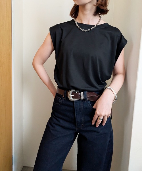styiro(スタイロ)の「悩む時間を与えない、シンプルに着回しが効く。なめらかタッチで柔らかいノースリーブTシャツ(Tシャツ/カットソー・レディース・ブラック/ホワイト/ブラウン/ベージュ・L/XL/M)」の18枚目の写真