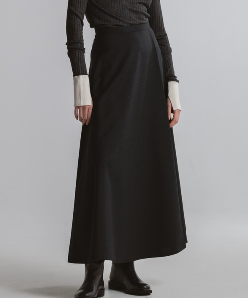 CINOH（チノ）の「T/W TWILL SLIT SK（スカート・レディース・チャコールグレー/ブラック・38）」の2枚目の写真