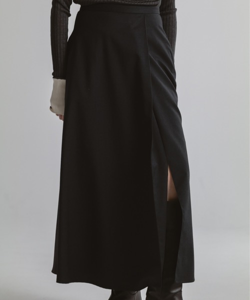 CINOH（チノ）の「T/W TWILL SLIT SK（スカート・レディース・チャコールグレー/ブラック・38）」の3枚目の写真