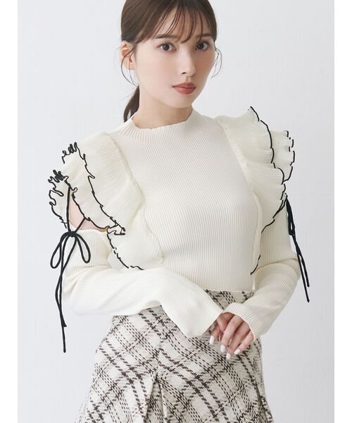 MERCURYDUO（マーキュリーデュオ）の「異素材プリーツラッフルリブニット（ニット/セーター・レディース・ブルー/オフホワイト/ベージュ/ブラック・FREE）」の2枚目の写真