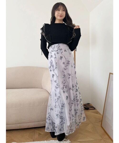 MERCURYDUO（マーキュリーデュオ）の「異素材プリーツラッフルリブニット（ニット/セーター・レディース・ブルー/オフホワイト/ベージュ/ブラック・FREE）」の11枚目の写真