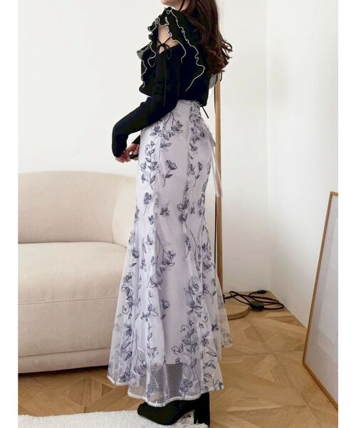 MERCURYDUO（マーキュリーデュオ）の「異素材プリーツラッフルリブニット（ニット/セーター・レディース・ブルー/オフホワイト/ベージュ/ブラック・FREE）」の13枚目の写真