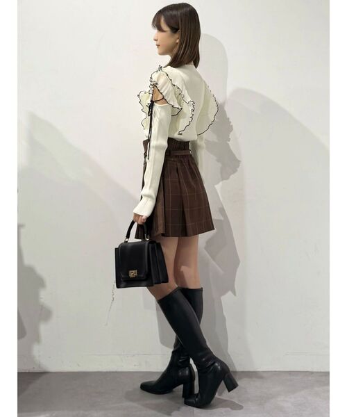 MERCURYDUO（マーキュリーデュオ）の「異素材プリーツラッフルリブニット（ニット/セーター・レディース・ブルー/オフホワイト/ベージュ/ブラック・FREE）」の18枚目の写真