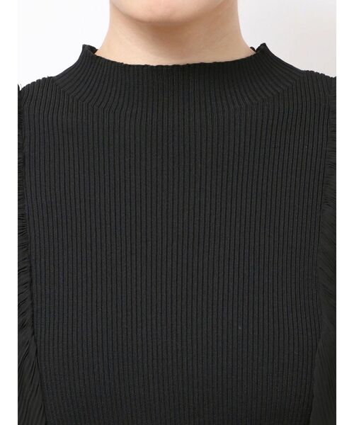 MERCURYDUO（マーキュリーデュオ）の「異素材プリーツラッフルリブニット（ニット/セーター・レディース・ブルー/オフホワイト/ベージュ/ブラック・FREE）」の22枚目の写真