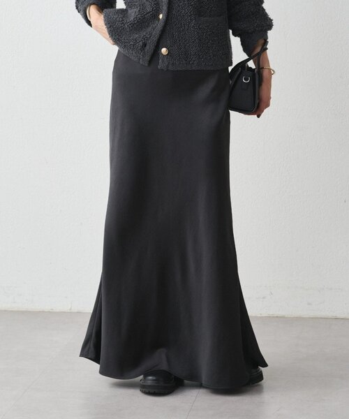 LOUNGEDRESS（ラウンジドレス）の「サテンマーメイドスカート（スカート・レディース・ブラック/ライトベージュ・MEDIUM/SMALL）」の2枚目の写真