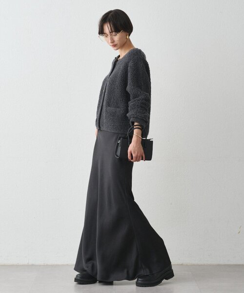 LOUNGEDRESS（ラウンジドレス）の「サテンマーメイドスカート（スカート・レディース・ブラック/ライトベージュ・MEDIUM/SMALL）」の5枚目の写真