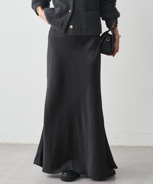 LOUNGEDRESS（ラウンジドレス）の「サテンマーメイドスカート（スカート・レディース・ブラック/ライトベージュ・MEDIUM/SMALL）」の9枚目の写真