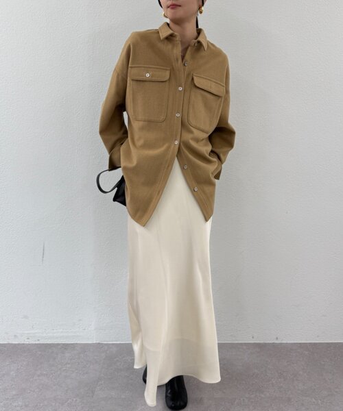 LOUNGEDRESS（ラウンジドレス）の「サテンマーメイドスカート（スカート・レディース・ブラック/ライトベージュ・MEDIUM/SMALL）」の13枚目の写真