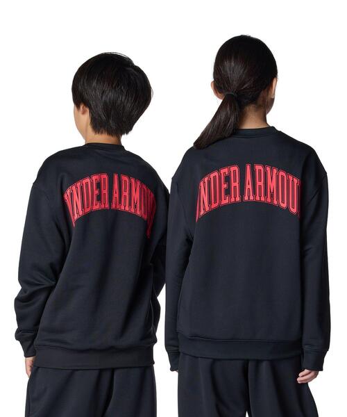 UNDER ARMOUR(アンダーアーマー)の「UAテック テリー オーバーサイズド カレッジ クレスト ロゴ クルー(トレーニング/キッズ)(スウェット・キッズ・ブラック・150cm/140cm/130cm/160cm)」の2枚目の写真