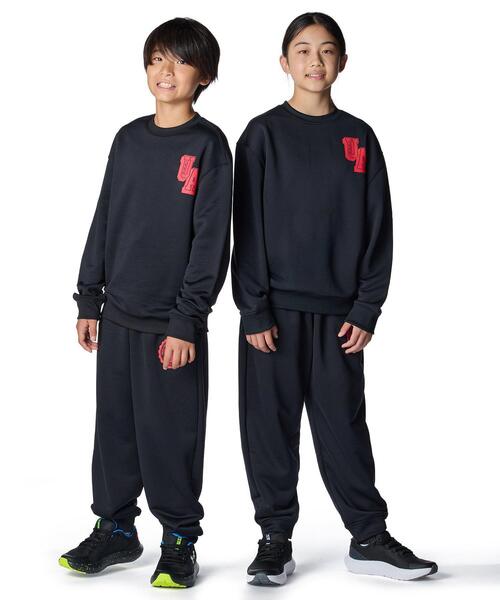 UNDER ARMOUR(アンダーアーマー)の「UAテック テリー オーバーサイズド カレッジ クレスト ロゴ クルー(トレーニング/キッズ)(スウェット・キッズ・ブラック・150cm/140cm/130cm/160cm)」の3枚目の写真