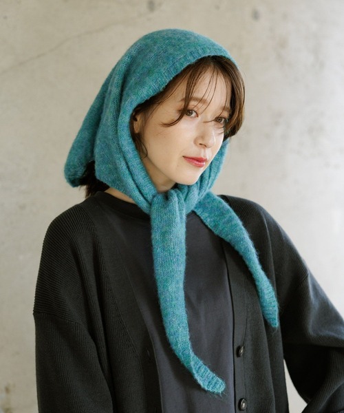 studio CLIP(スタディオクリップ)の「ニット三角フワフワストール(ストール/ショール・レディース・レッド/ブルー/グレー・FREE)」の3枚目の写真