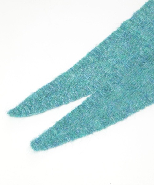 studio CLIP(スタディオクリップ)の「ニット三角フワフワストール(ストール/ショール・レディース・レッド/ブルー/グレー・FREE)」の7枚目の写真