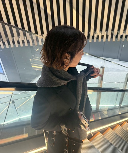 AS KNOW AS plus（アズノゥアズプラス）の「KNITフードマフラー /バラクラバ /フライトニットキャップ（マフラー・レディース・チャコールグレー/ブルー/アイボリー・FREE）」の2枚目の写真