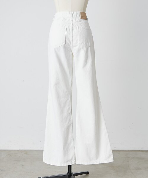セール】《LEVAR》裾フレアジーンズ（ホワイト）（デニムパンツ