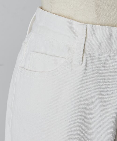 BEARDSLEY（ビアズリー）の「《LEVAR》裾フレアジーンズ（ホワイト）（デニムパンツ・レディース・ホワイト・MEDIUM）」の13枚目の写真