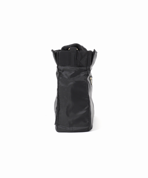 OUTDOOR PRODUCTS（アウトドアプロダクツ）の「《一部WEB限定カラー/追加2》OUTDOOR SLOBE別注 キルティンクショルダーバッグ（ショルダーバッグ・レディース・キャメル/ブラック・FREE）」の11枚目の写真