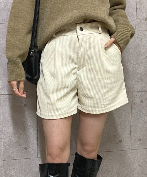 NANEA(ナネア)の「コーデュロイショートパンツ(その他パンツ・レディース・ホワイト/ブラック/ブラウン・SMALL/MEDIUM/LARGE)」の5枚目の写真