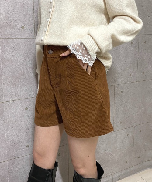 NANEA(ナネア)の「コーデュロイショートパンツ(その他パンツ・レディース・ホワイト/ブラック/ブラウン・SMALL/MEDIUM/LARGE)」の12枚目の写真
