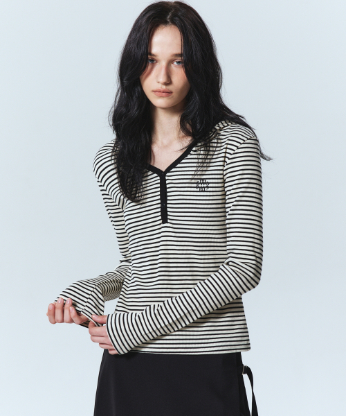 NICK&NICOLE(ニックアンドニコール)の「HOODY MINIMALISM STRIPE SLIM TOP_IVORY(パーカー・レディース・その他・LARGE/MEDIUM)」の1枚目の写真