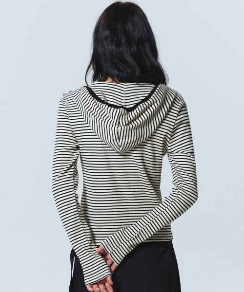 NICK&NICOLE(ニックアンドニコール)の「HOODY MINIMALISM STRIPE SLIM TOP_IVORY(パーカー・レディース・その他・LARGE/MEDIUM)」の3枚目の写真