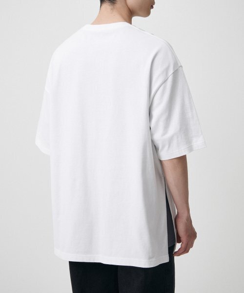 MUSINSA STANDARD（ムシンサスタンダード）の「オーバーサイズロングスリットTシャツ[ホワイト]（Tシャツ/カットソー・メンズ・その他・X-LARGE/MEDIUM/XX-LARGE）」の2枚目の写真