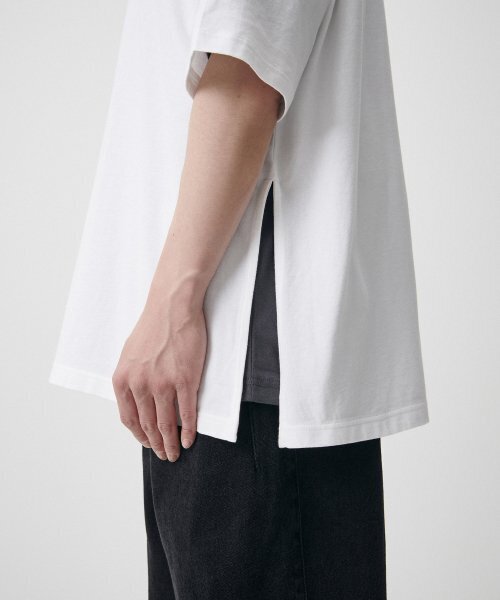MUSINSA STANDARD（ムシンサスタンダード）の「オーバーサイズロングスリットTシャツ[ホワイト]（Tシャツ/カットソー・メンズ・その他・X-LARGE/MEDIUM/XX-LARGE）」の6枚目の写真