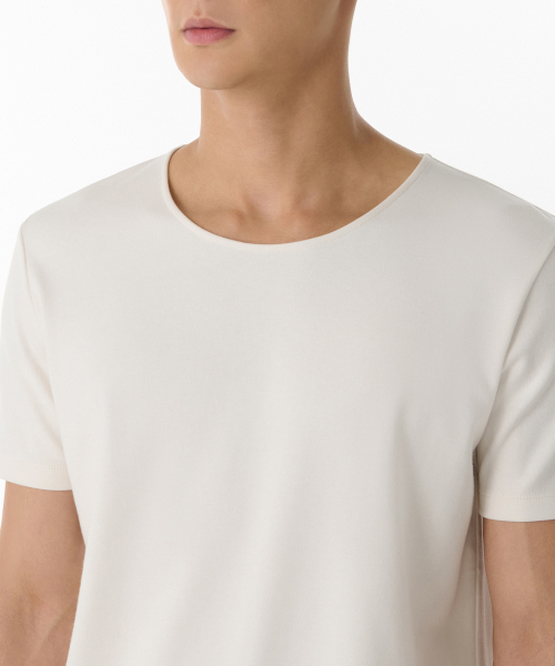 MUSINSA STANDARD（ムシンサスタンダード）の「マッスルフィットスcoopネックモーダルTシャツ[クリーム]（Tシャツ/カットソー・メンズ・その他・SMALL/MEDIUM/LARGE/X-LARGE/XX-LARGE/XXX-LARGE）」の3枚目の写真