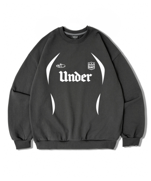 UNDEROFF(アンダーオフ)の「オーバーサイズ スウェット スポーティ ユニフォームロゴ ブラック(スウェット・レディース・ブラック・SMALL/MEDIUM/LARGE/X-LARGE)」の5枚目の写真