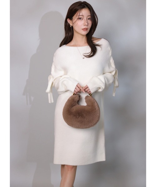 Apuweiser-riche（アプワイザーリッシェ）の「レースアップニット