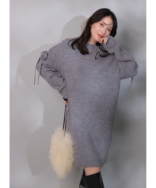 Apuweiser-riche（アプワイザーリッシェ）の「レースアップニット