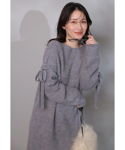 Apuweiser-riche（アプワイザーリッシェ）の「レースアップニット