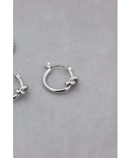 AZUL by moussy(アズールバイマウジー)の「プチフープピアスセット(ピアス(両耳用)・レディース・シルバー/ゴールド系その他・FREE)」の7枚目の写真
