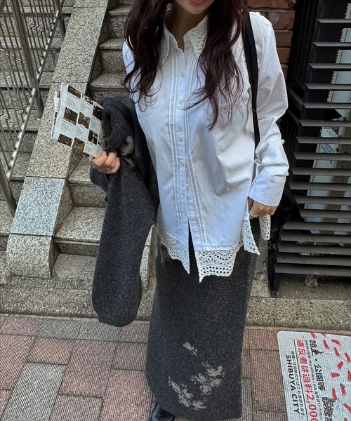 WILLFULLY(ウィルフリー)の「lace collar hem shoulder pintuck SH(シャツ/ブラウス・レディース・チャコール/サックスブルー/アイボリー・FREE)」の5枚目の写真