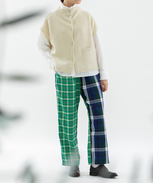 nop de nod(ノップドゥノッド)の「シェットランドウールハイネック2wayベスト(ベスト・レディース・アイボリー/ネイビー/レッド/グリーン・M)」の11枚目の写真
