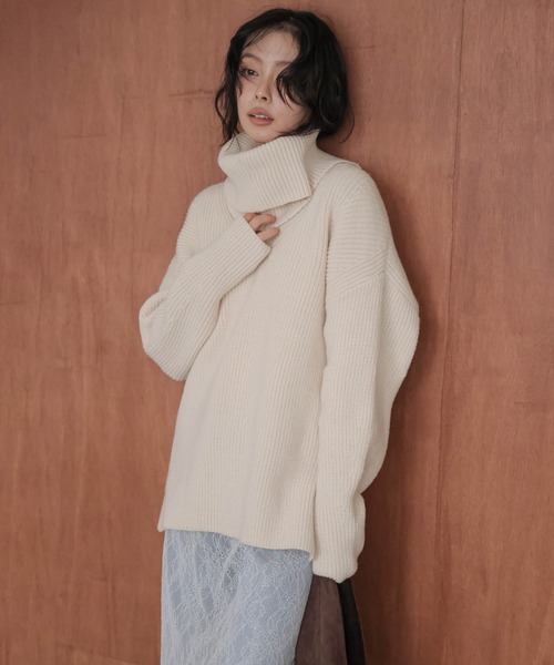 AMELY（エミリー）の「ネックウォーマー付き Vネック リブニット トップス（ニット/セーター・レディース・ブラック/ベージュ/モカ・フリー）」の3枚目の写真