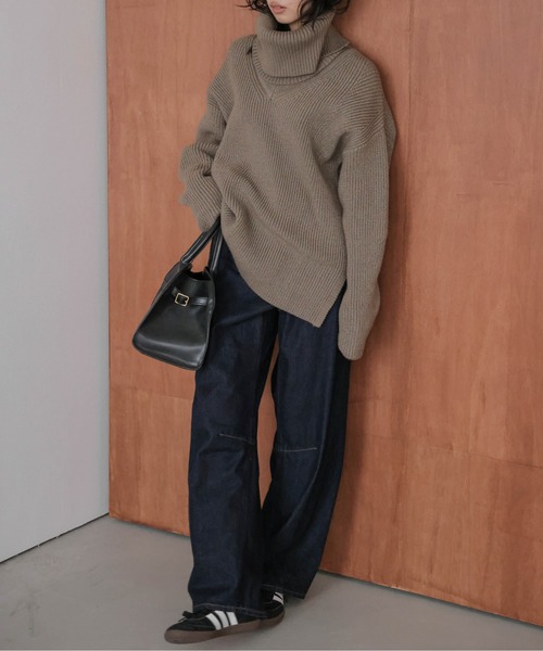 AMELY（エミリー）の「ネックウォーマー付き Vネック リブニット トップス（ニット/セーター・レディース・ブラック/ベージュ/モカ・フリー）」の6枚目の写真