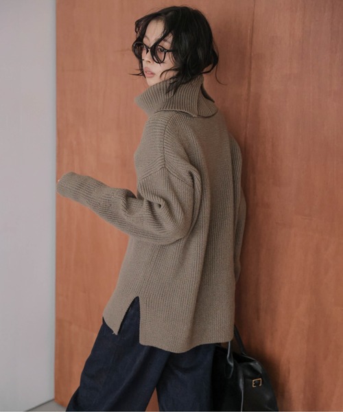 AMELY（エミリー）の「ネックウォーマー付き Vネック リブニット トップス（ニット/セーター・レディース・ブラック/ベージュ/モカ・フリー）」の7枚目の写真