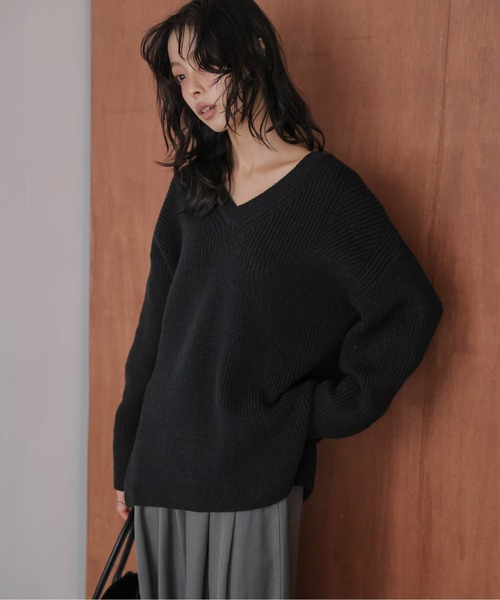 AMELY（エミリー）の「ネックウォーマー付き Vネック リブニット トップス（ニット/セーター・レディース・ブラック/ベージュ/モカ・フリー）」の11枚目の写真
