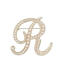 BACKYARD FAMILY（バックヤードファミリー）の「イニシャルブローチ pmyxd002（ブローチ/コサージュ）」