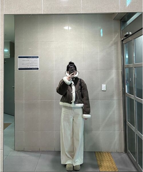 ETMON(エトモン)の「High-Neck Suede Mustang Coat, Brown(ムートンコート・レディース・その他・FREE)」の8枚目の写真