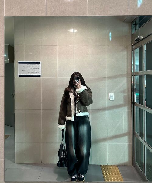 ETMON(エトモン)の「High-Neck Suede Mustang Coat, Brown(ムートンコート・レディース・その他・FREE)」の4枚目の写真